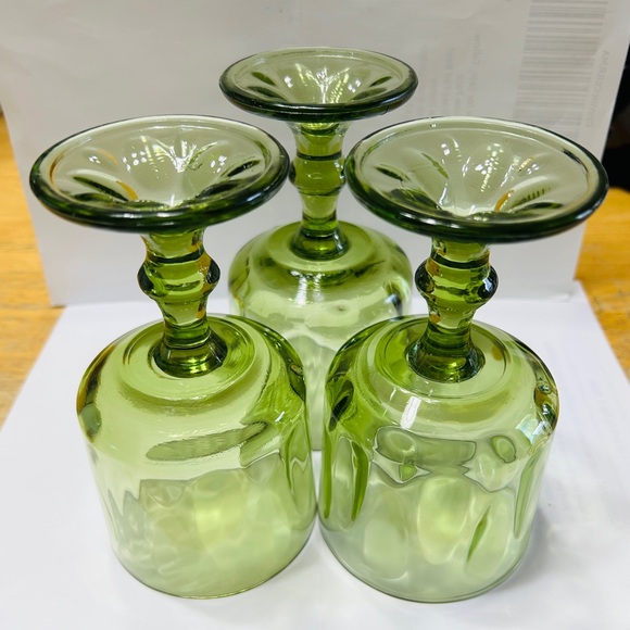 Vintage goblets, set of 3, mint condition. Avocado green. Thumbprint pattern. - Picture 3 of 6
